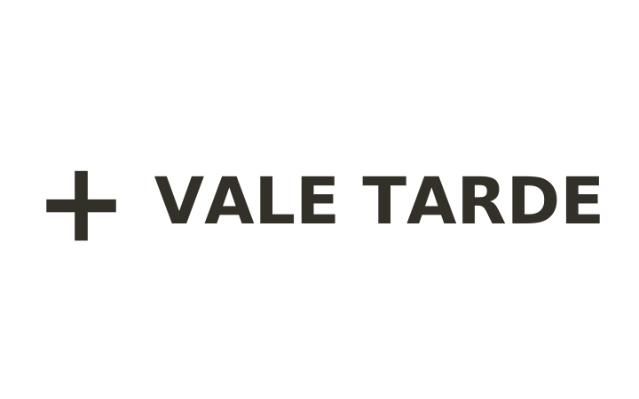 Acertijo visual con respuesta: el símbolo de sumar seguido de las palabras VALE TARDE